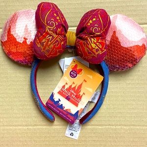 Minnie Mouse Main Attraction Big Thunder Ears